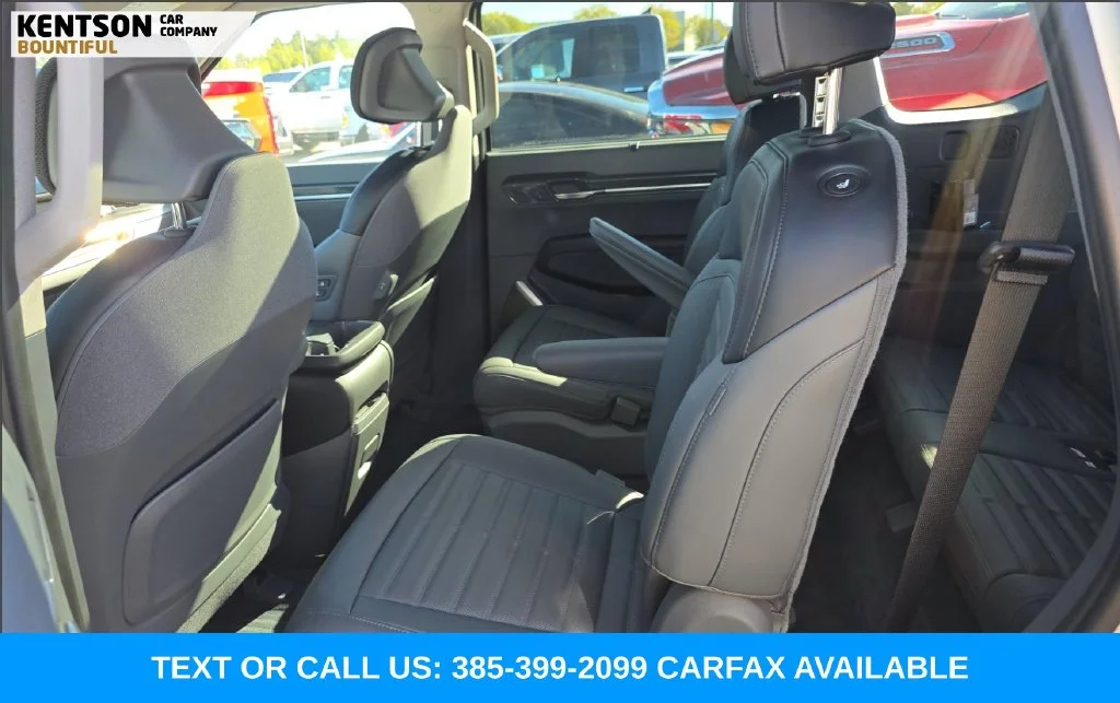Used 2024 White Kia Land image 6