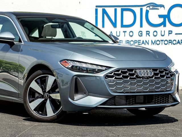Used 2025 Horizon Blue Metallic Audi  image 5