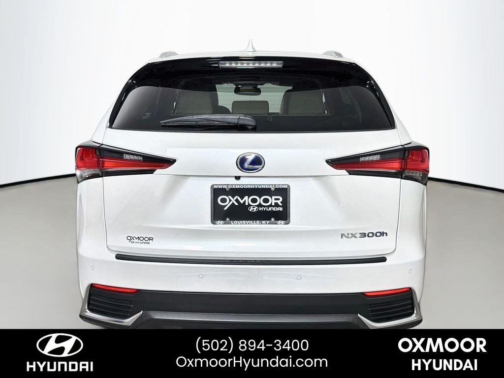 Used 2021 Eminent White Pearl Lexus Base image 6