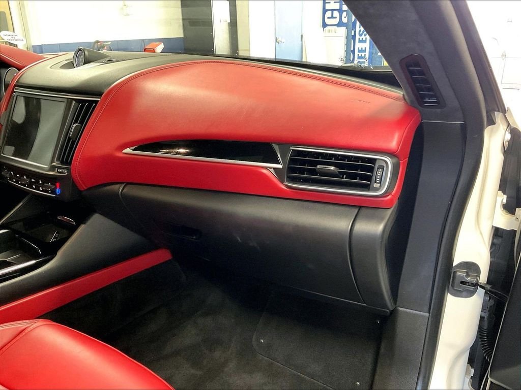 Used 2022 White Maserati Modena image 13