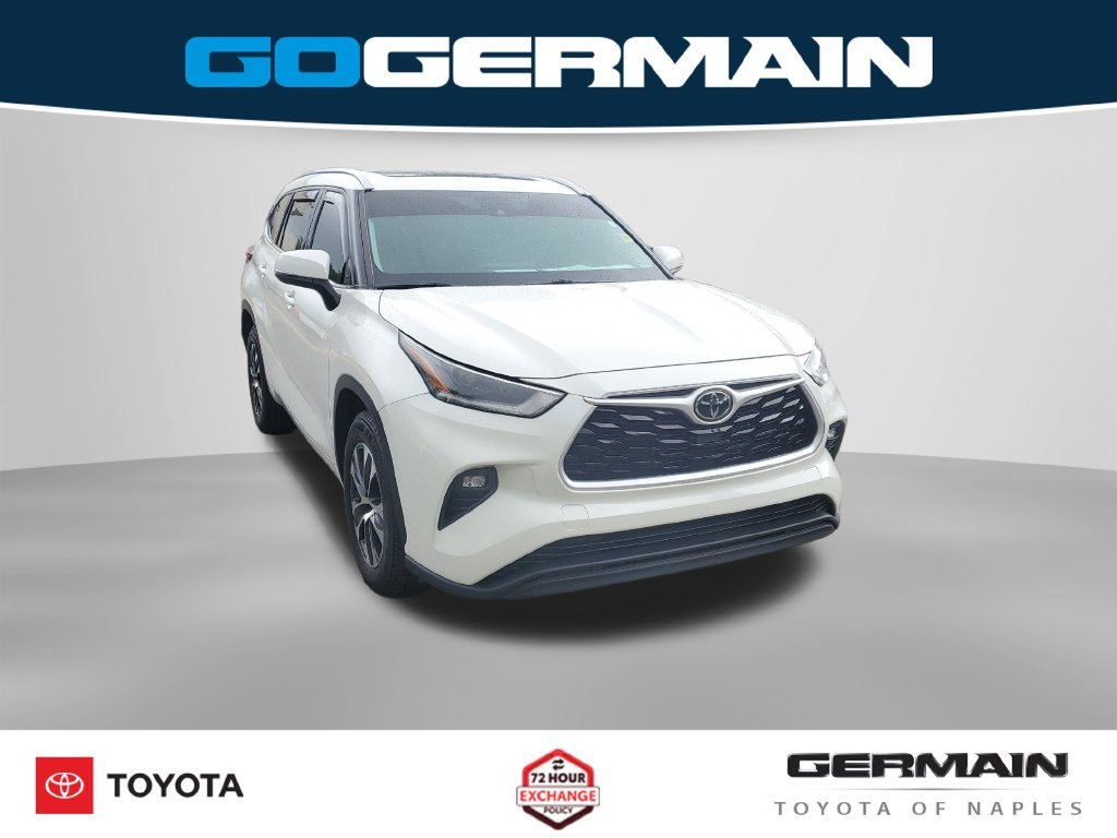 Used 2021 White Toyota XLE image 5