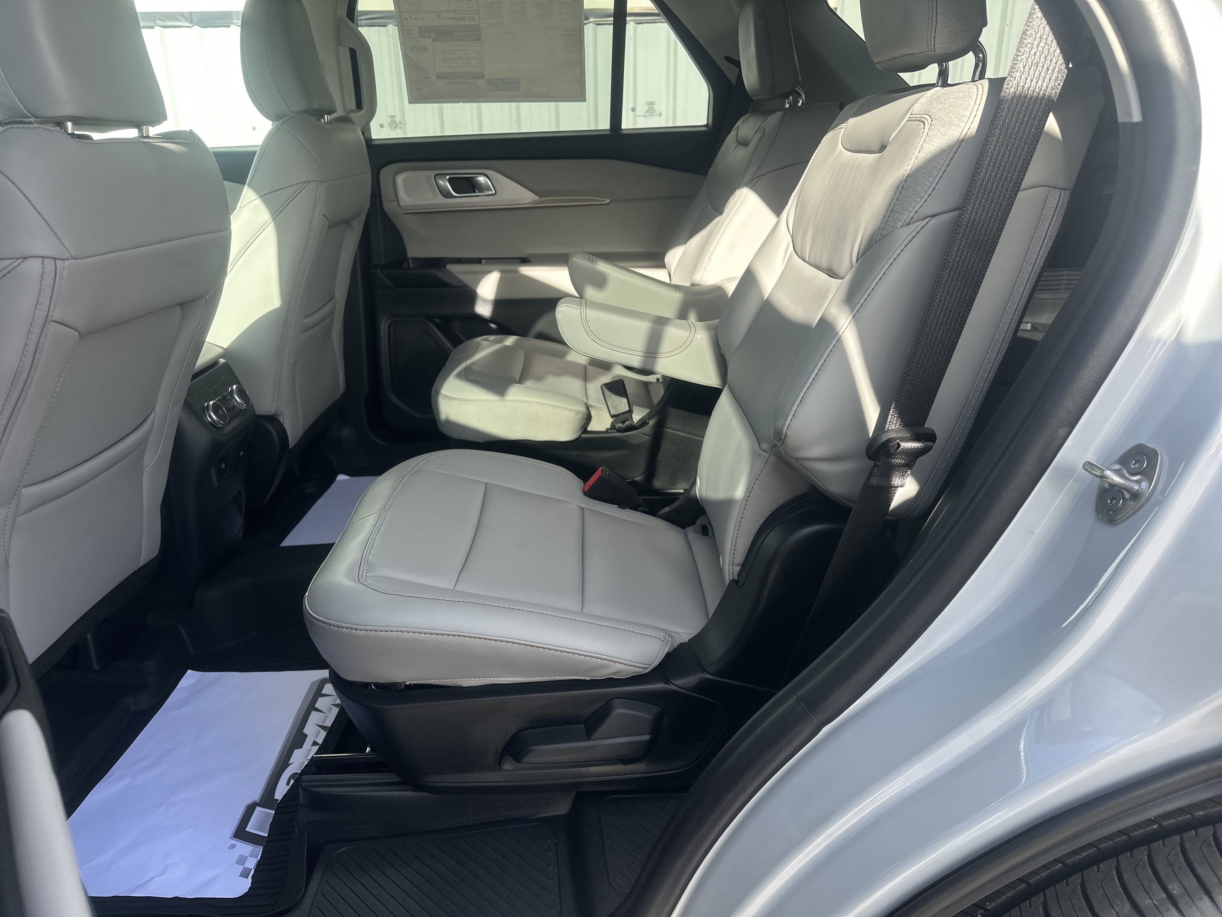 New 2026 Space White Metallic Ford Active image 13