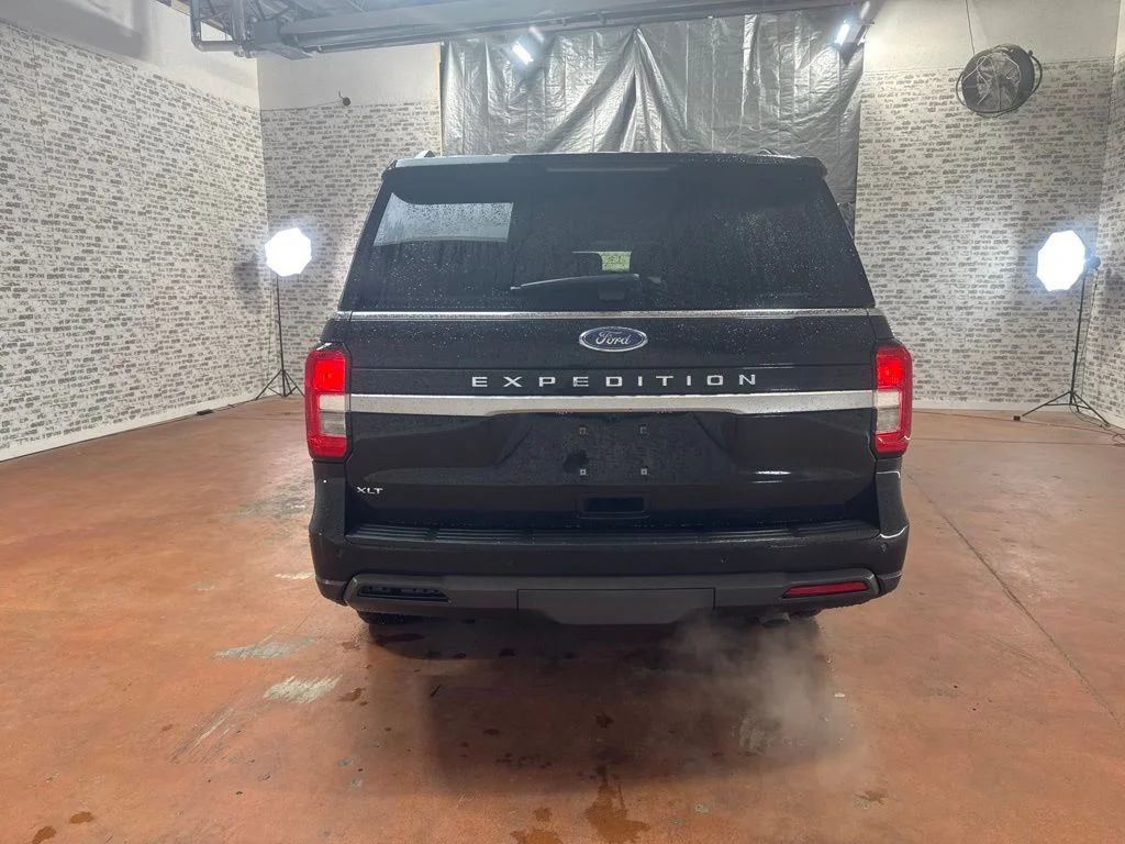 Used 2022 Agate Black Metallic Ford XLT image 6