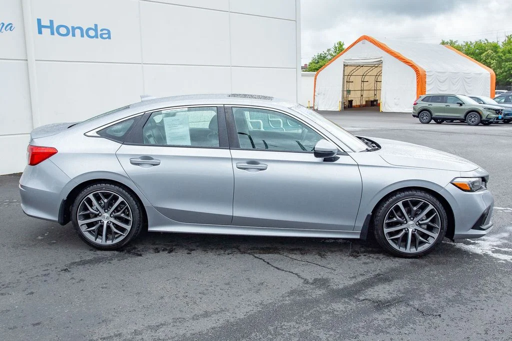 2023 Honda Civic Touring - Photo 16