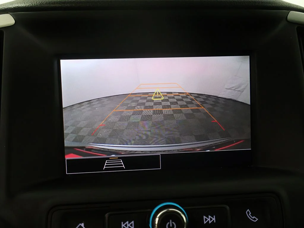 Used 2023 Silver GMC SLE image 42