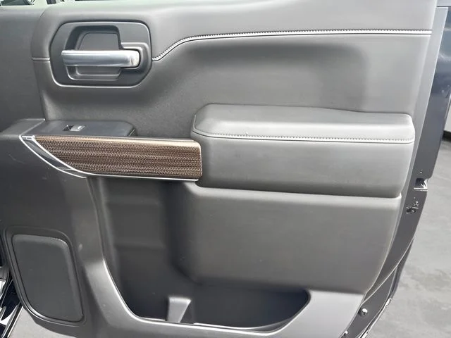 Used 2019  Chevrolet LT Trail Boss image 24