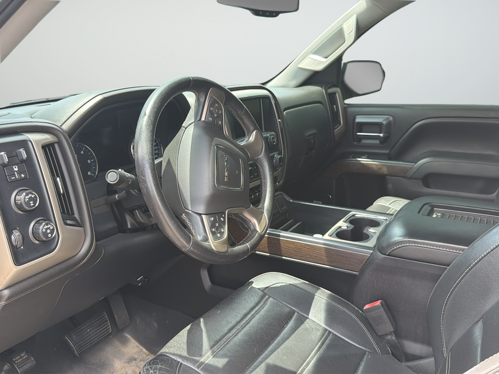 Used 2017 White Frost GMC Denali image 15