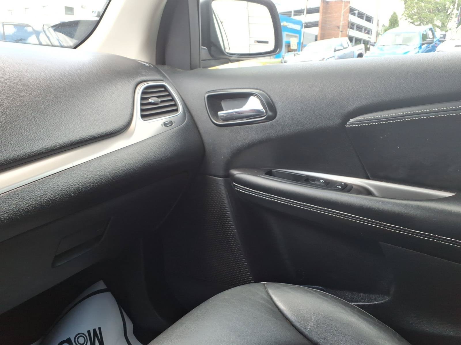 Used 2019 Pitch Black Clearcoat Dodge Crossroad image 25