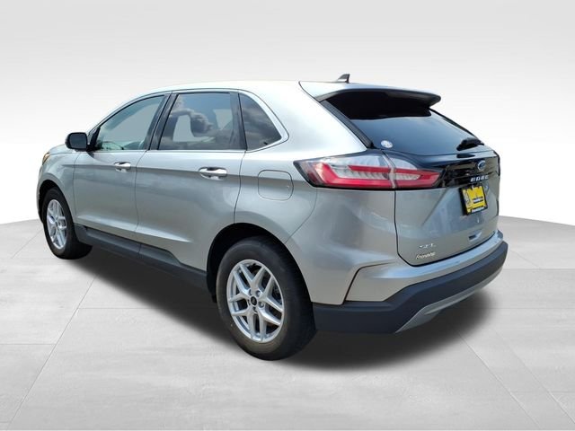 Used 2024 Silver Ford SEL image 8