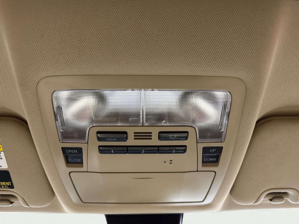 Used 2019 White Toyota XLE image 23