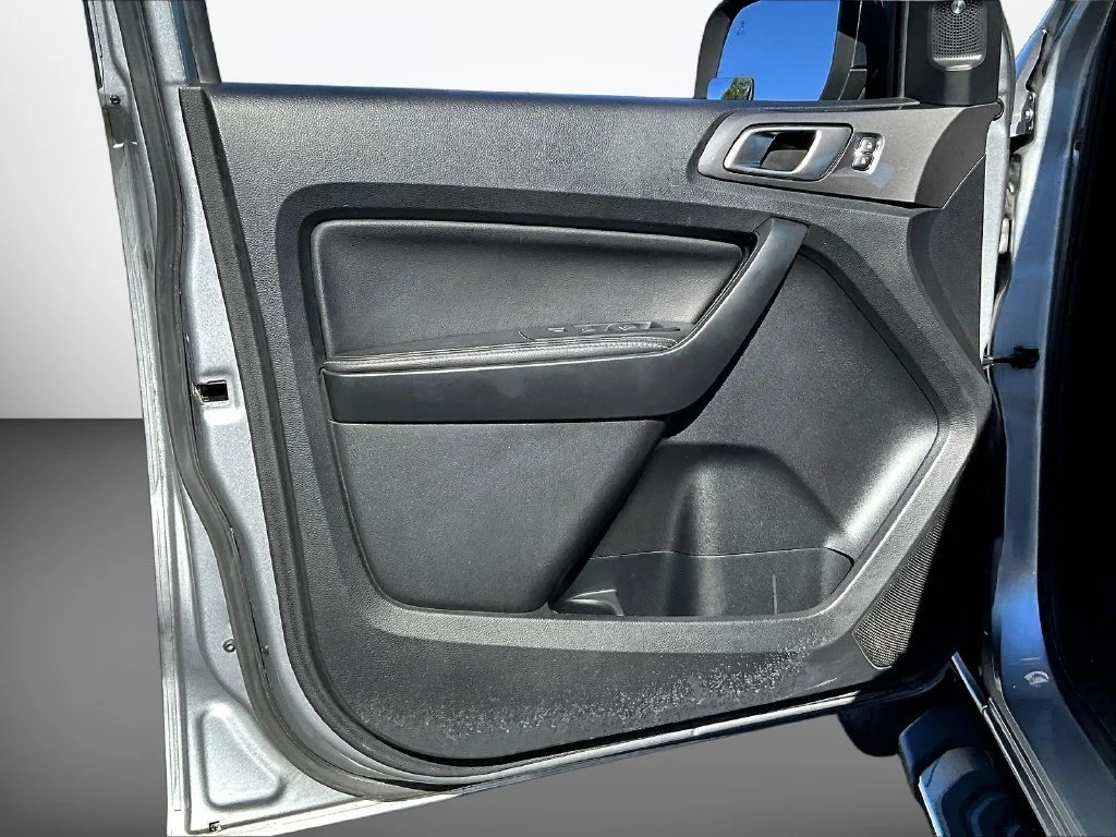 Used 2020 Silver Metallic Ford Lariat image 24