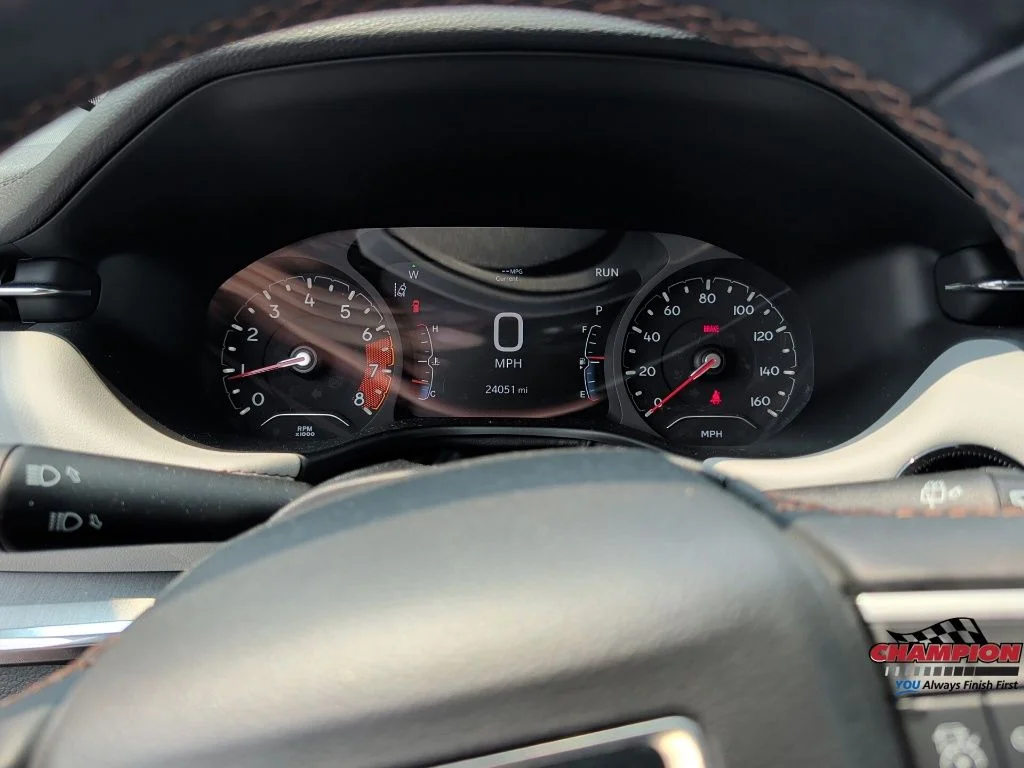 Used 2022 Gray Jeep Limited image 21