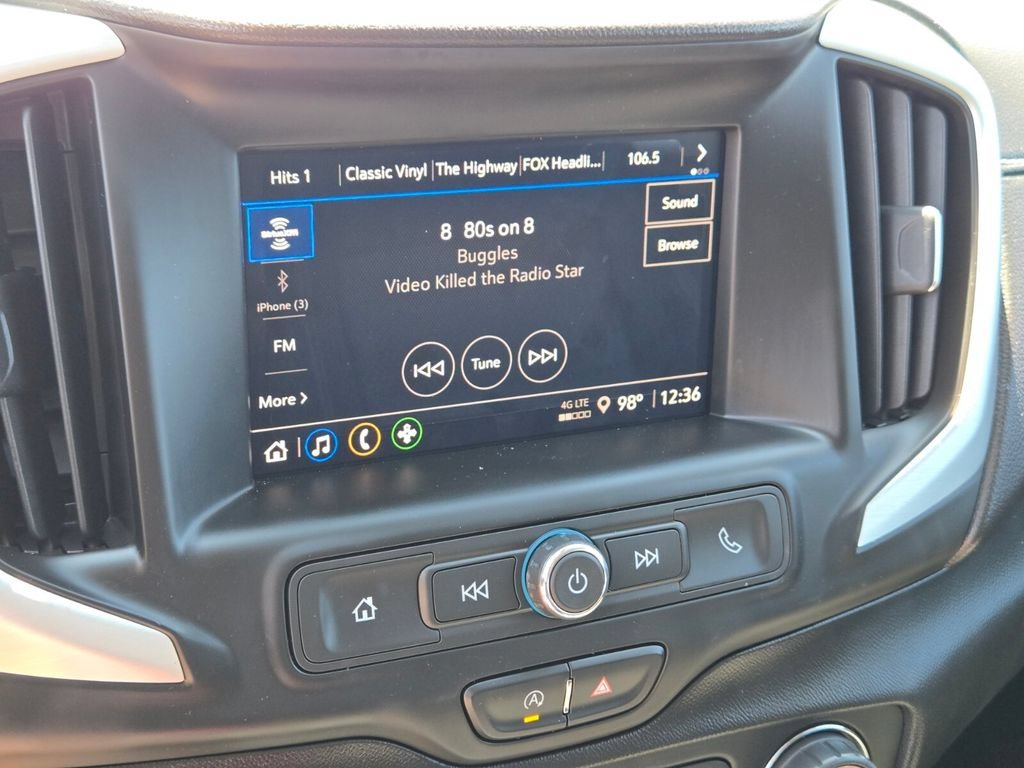 Used 2022 Quicksilver Metallic GMC SLE image 20