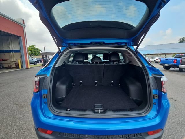Used 2022 Blue Jeep Limited image 28