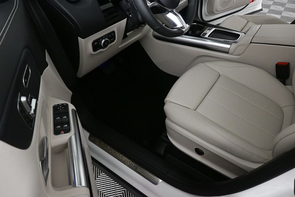 New 2026 Polar White Mercedes-Benz GLA 250 image 7