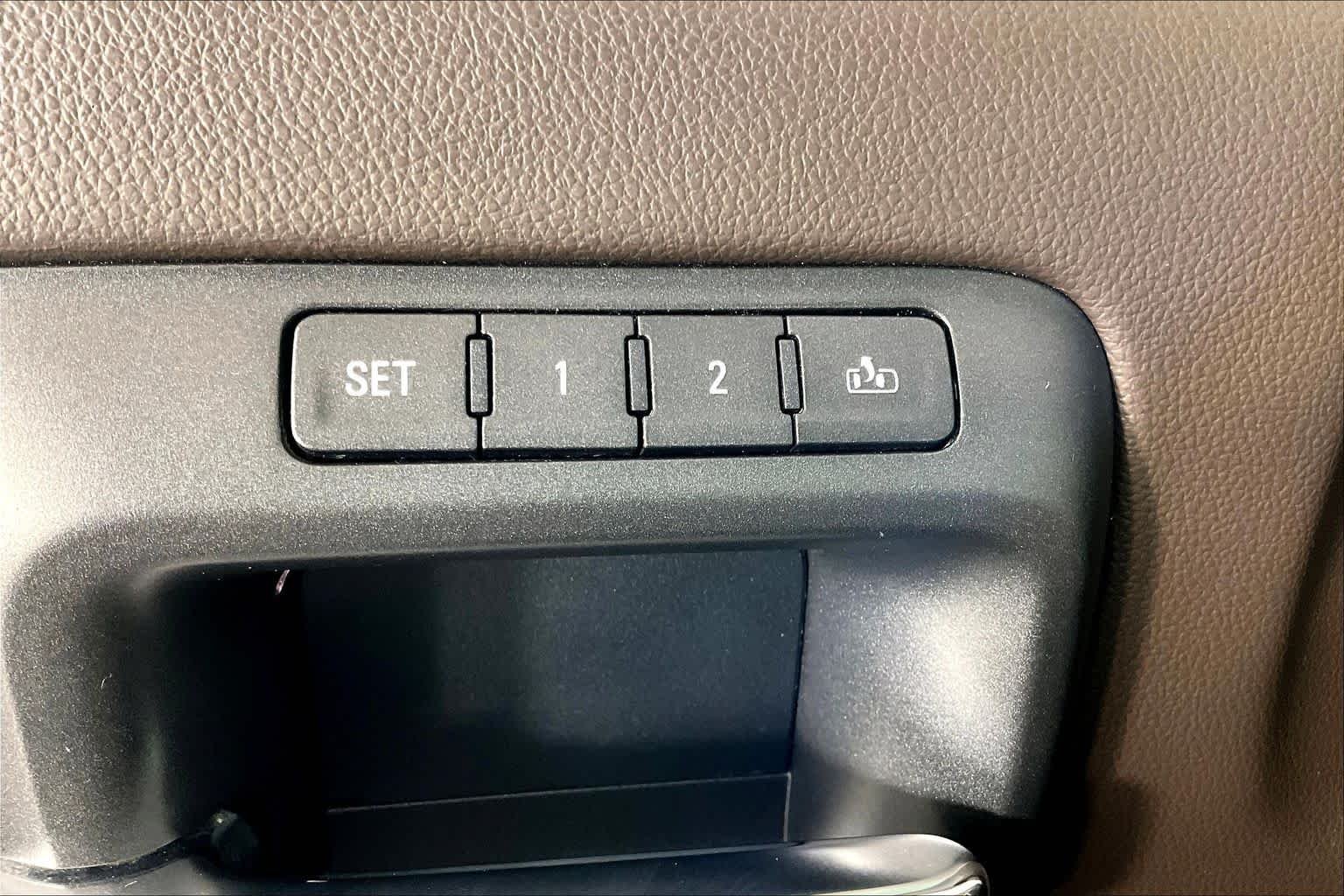 Used 2018 Quicksilver Metallic GMC Denali image 35