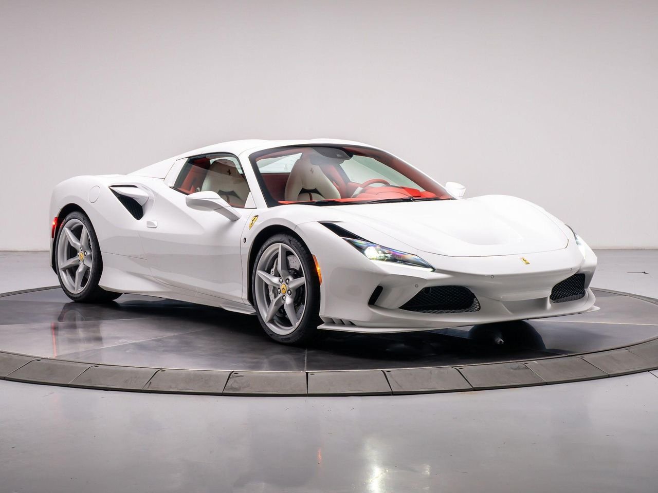 Used 2022 Bianco Cervino - Extra Campionario Ferrari Spider image 15
