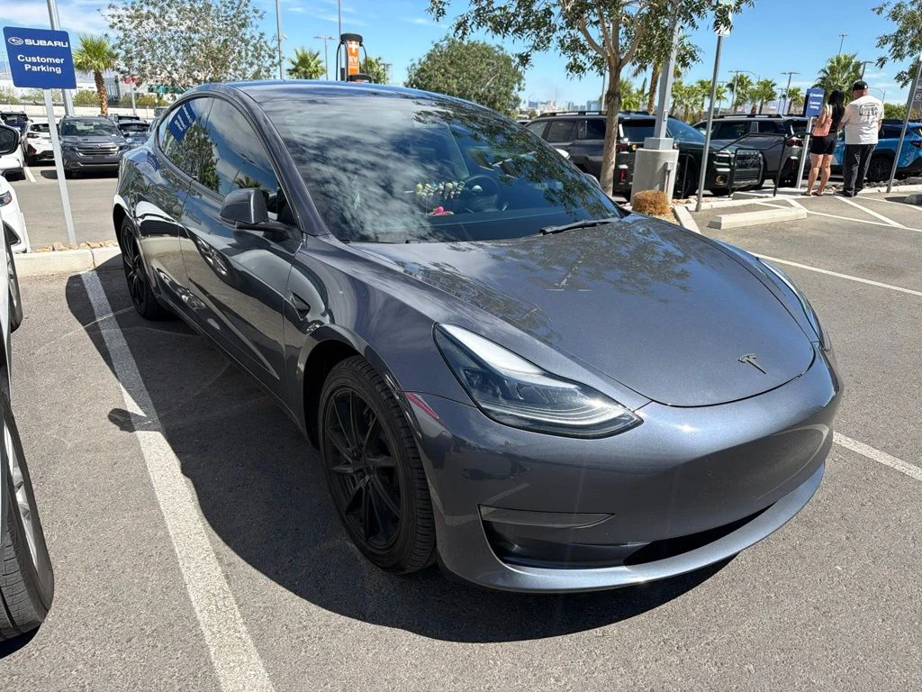 Used 2023  Tesla Base image 8