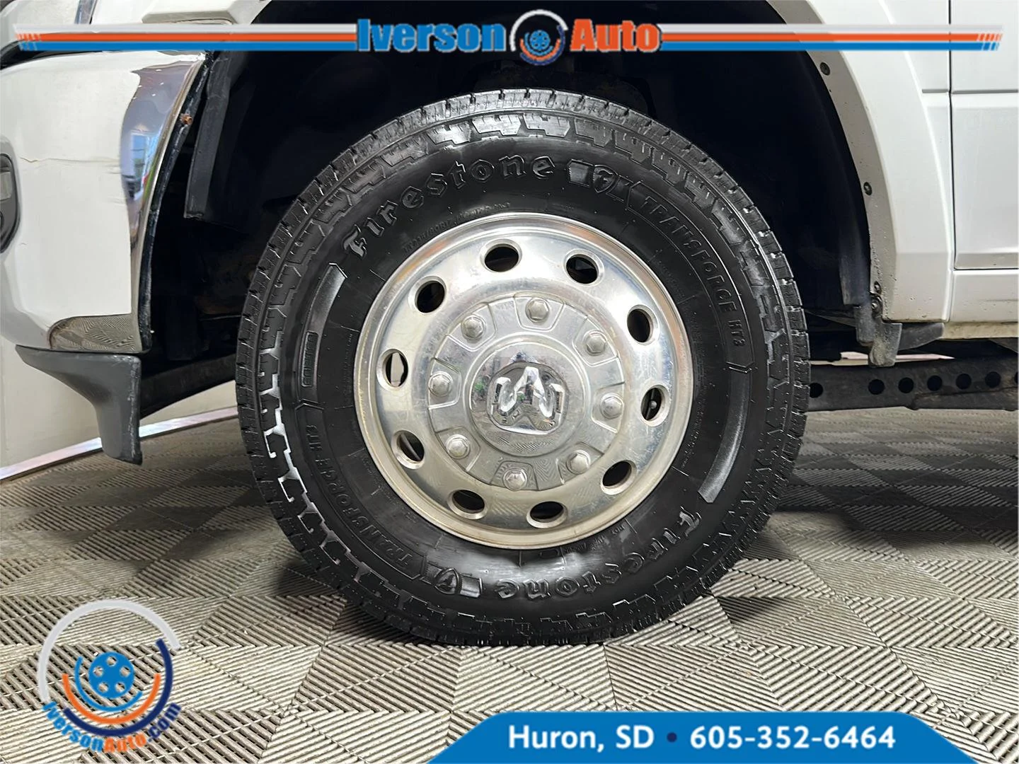 Used 2022 Bright White Clearcoat Ram Laramie image 6