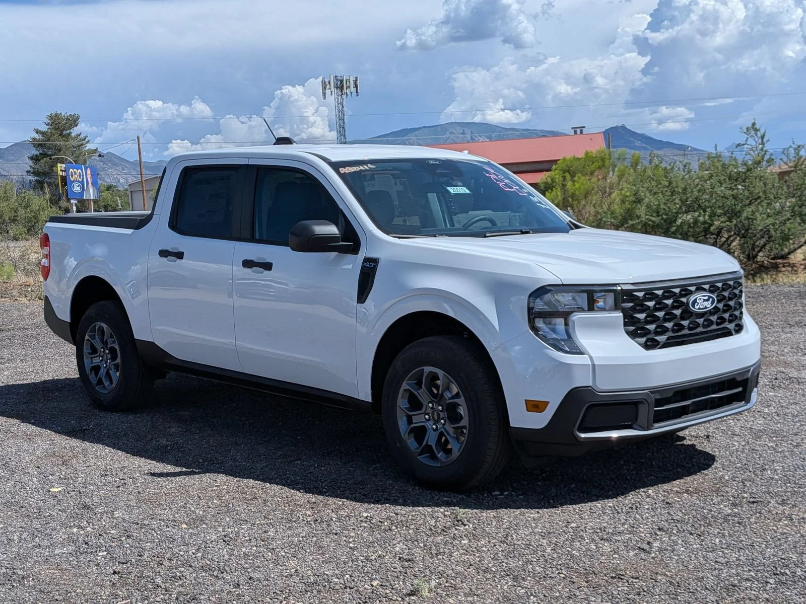 New 2026 Oxford White Ford XLT image 3