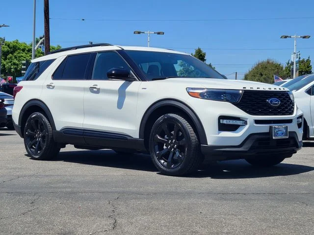 Used 2023 White Metallic Ford ST-Line image 36