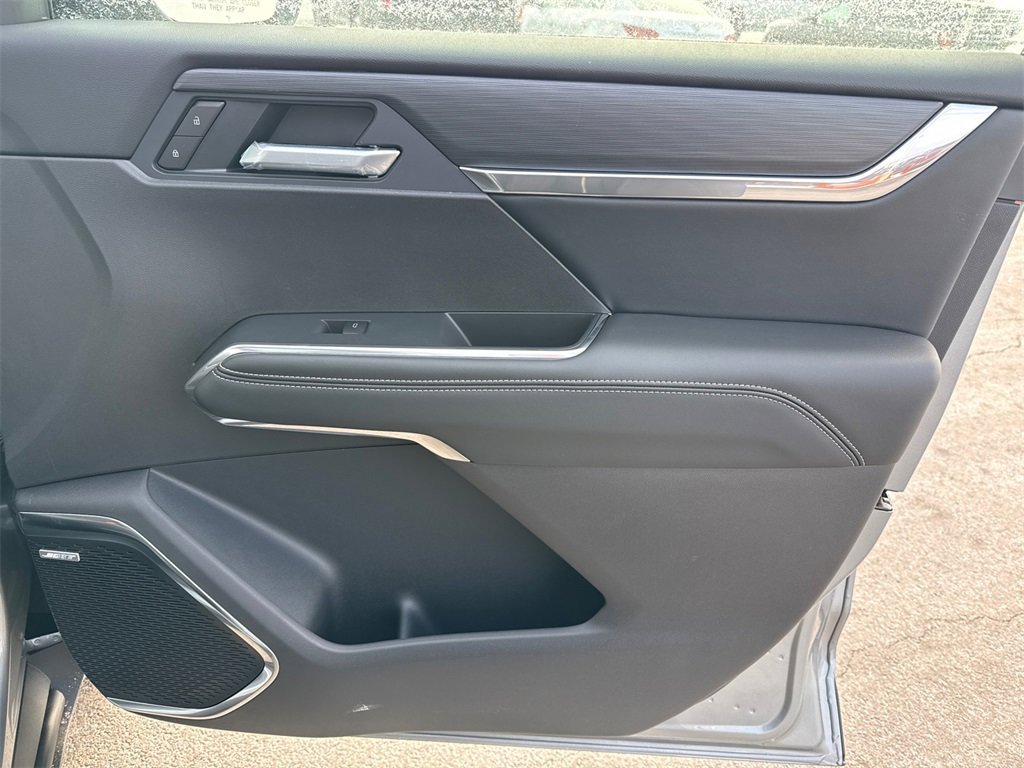 2026 GMC ACADIA - Image 38