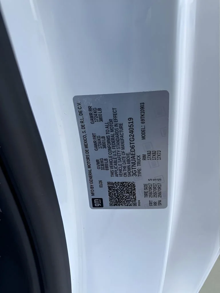 Used 2026 Summit White GMC Pro image 10