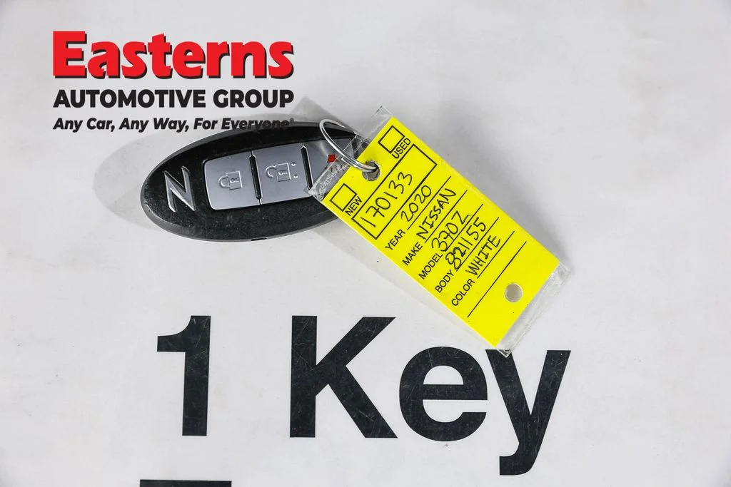 Used 2020 White Nissan Nismo image 25