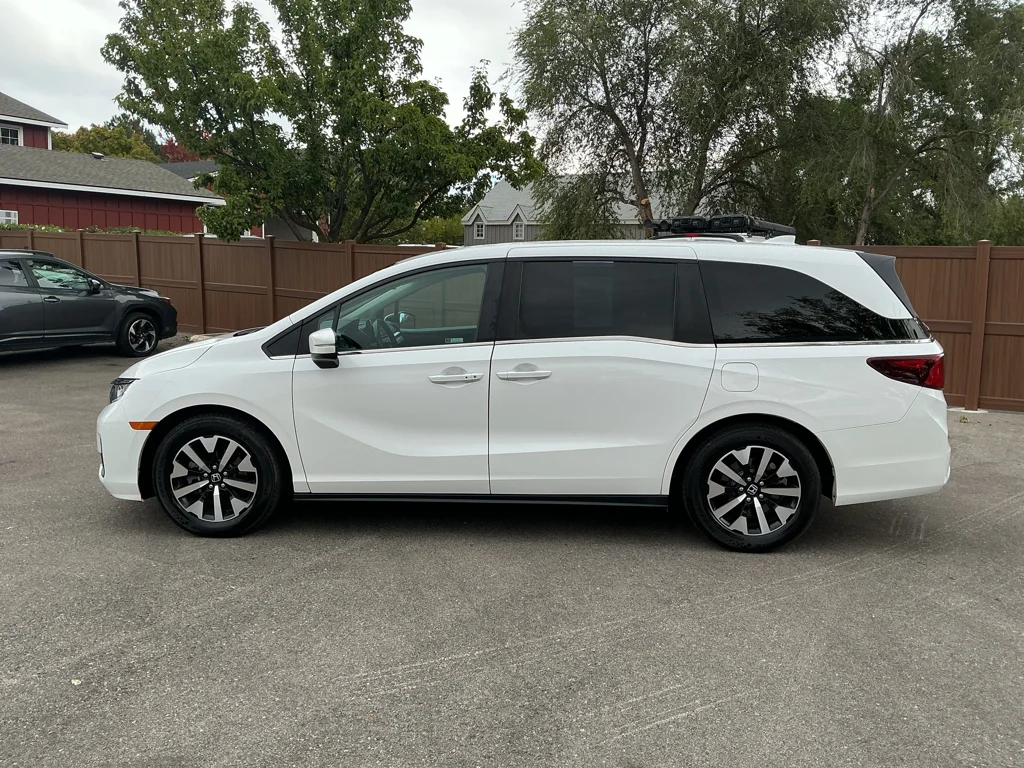 Used 2025 SOLAR SILVER METALLIC Honda EX-L image 6