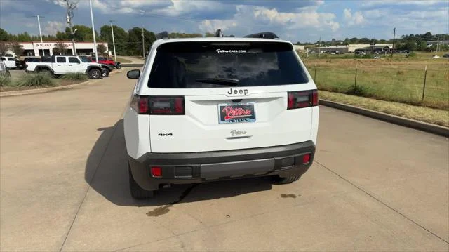 New 2026 Bright White Clear-Coat Exterior Paint Jeep Limited image 8