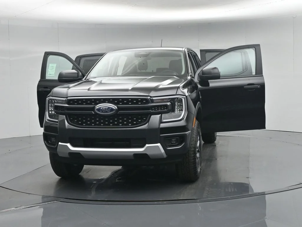 New 2026 Shadow Black Ford XLT image 28