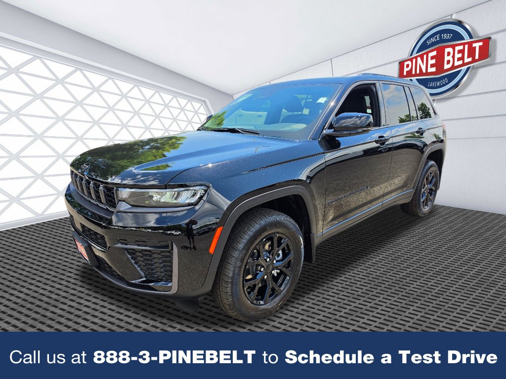 New 2026 Diamond Black Crystal Pearl-Coat Exterior Paint Jeep Altitude image 1