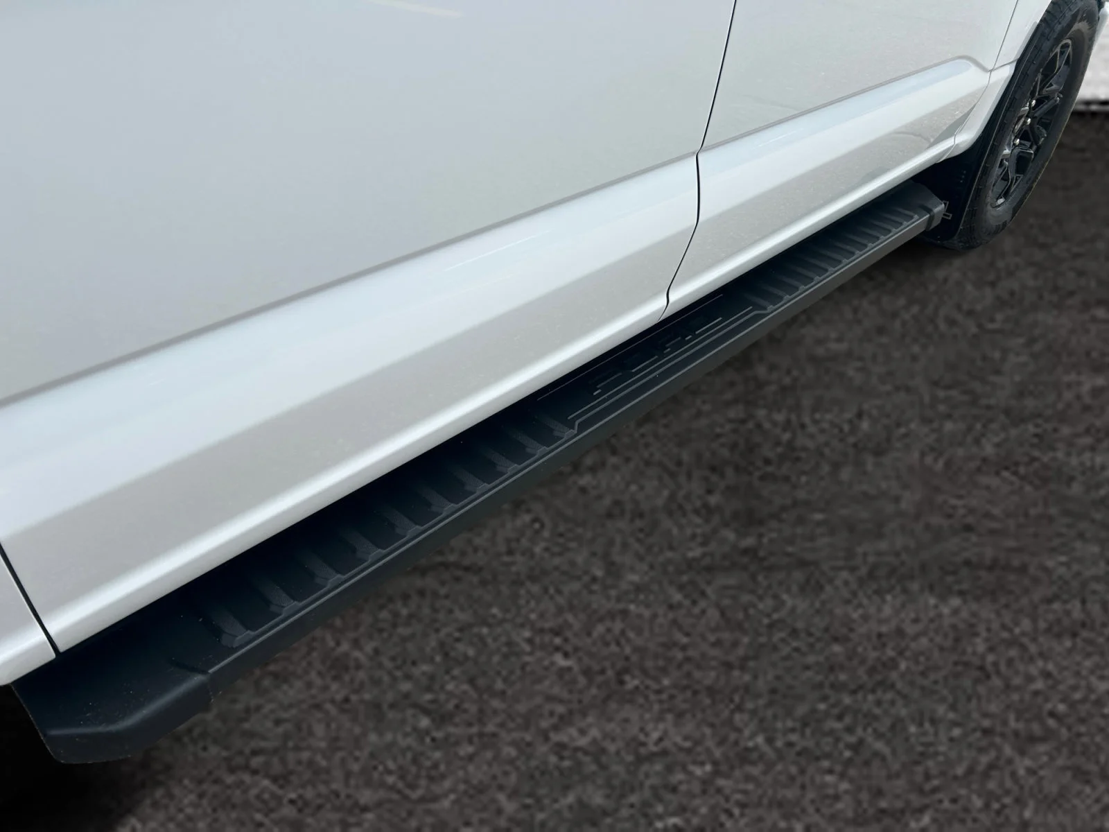 New 2026 Oxford White Ford XLT image 11