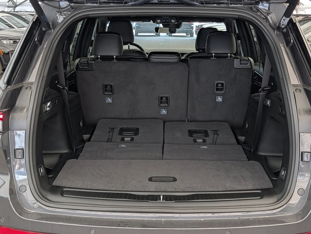 New 2026 Grey Jeep Altitude - - 20 Gloss Black Wheels - Capri Leatherette/Suede - Remote Start - Altitude Pkg & More! image 32
