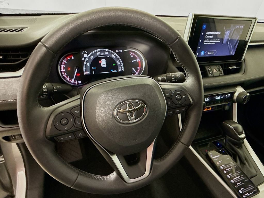Used 2024 Silver Sky Metallic Toyota XLE Premium image 11