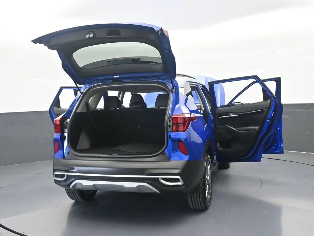 Used 2023 Neptune Blue Kia S image 69