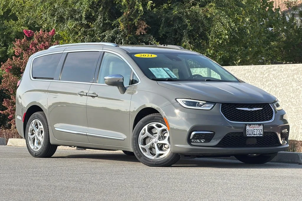 Used 2021 Chrysler Pacifica Limited with VIN 2C4RC3GGXMR536873 for sale in Morgan Hill, CA