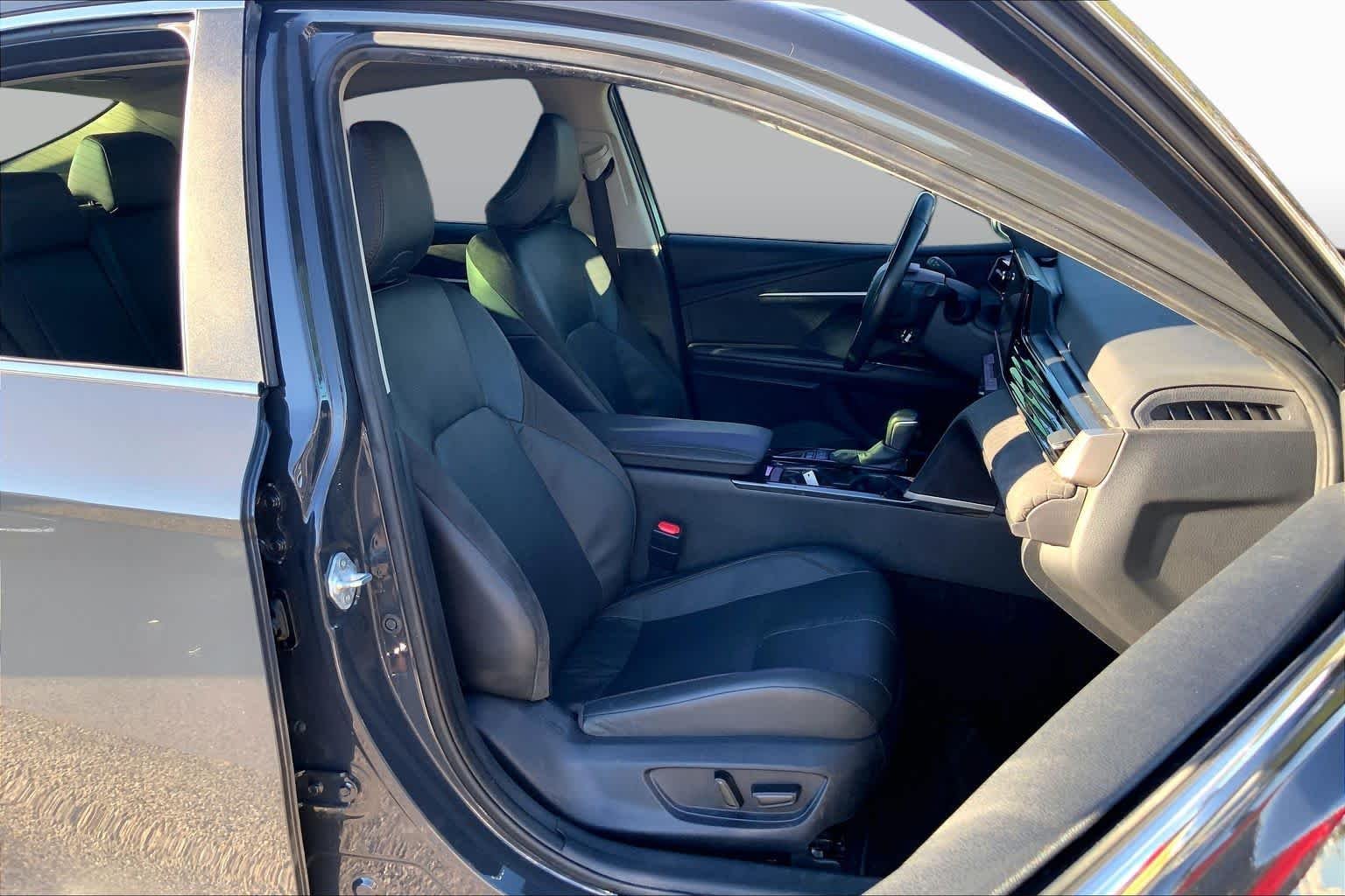 Used 2025 UNDERGROUND Toyota XLE image 9