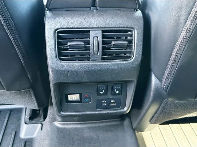 Used 2022 Gray Nissan Platinum image 24