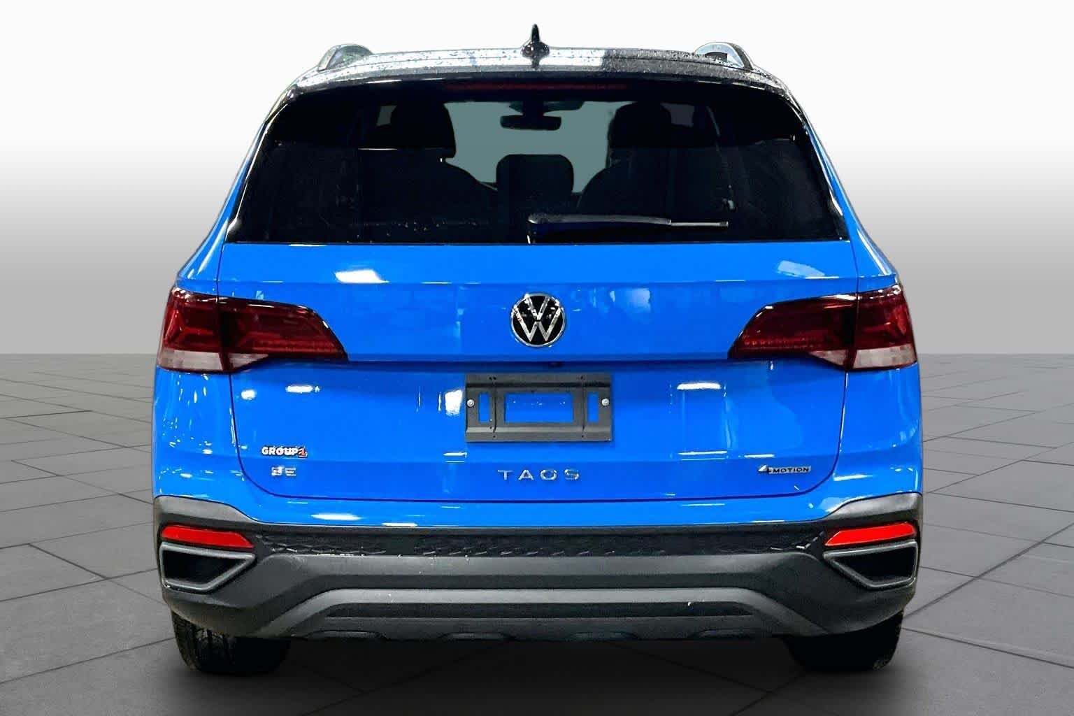 Used 2024 Cornflower Blue w/Deep Black Roof Volkswagen SE Black image 5
