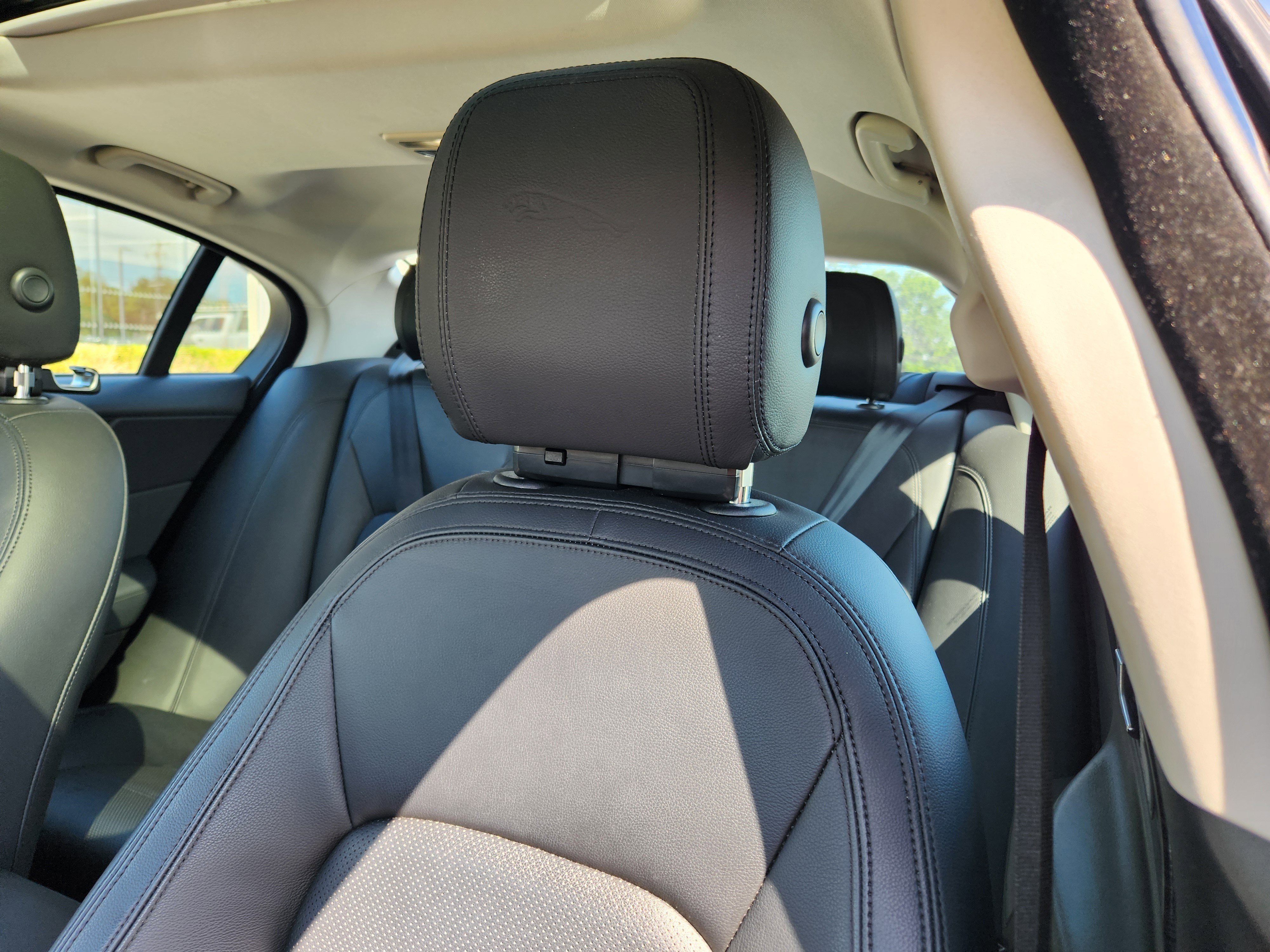 Used 2020 Santorini Black Metallic Jaguar S image 11