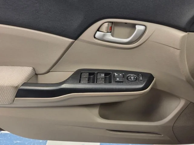 Used 2012  Honda LX image 28