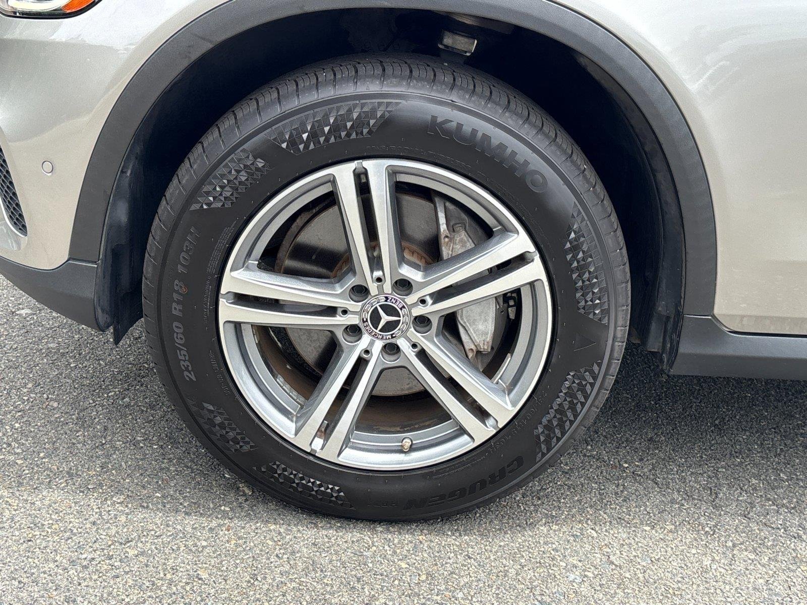 Used 2021 Obsidian Black Metallic Mercedes-Benz GLC 300 image 10