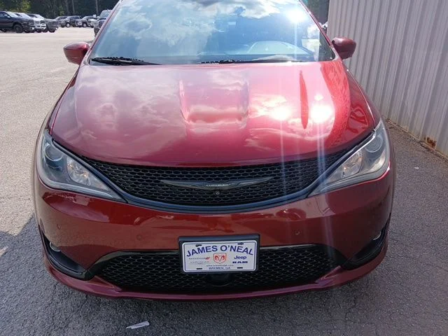 Used 2020 Red Chrysler Touring L Plus image 8