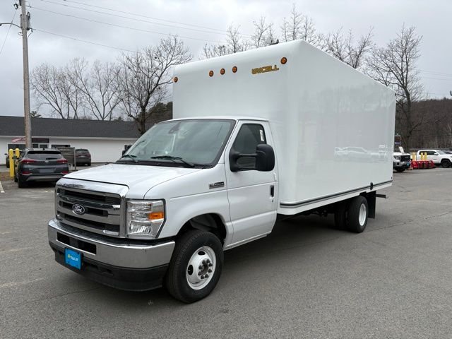 New 2026 Oxford White Ford E-450 DRW image 3