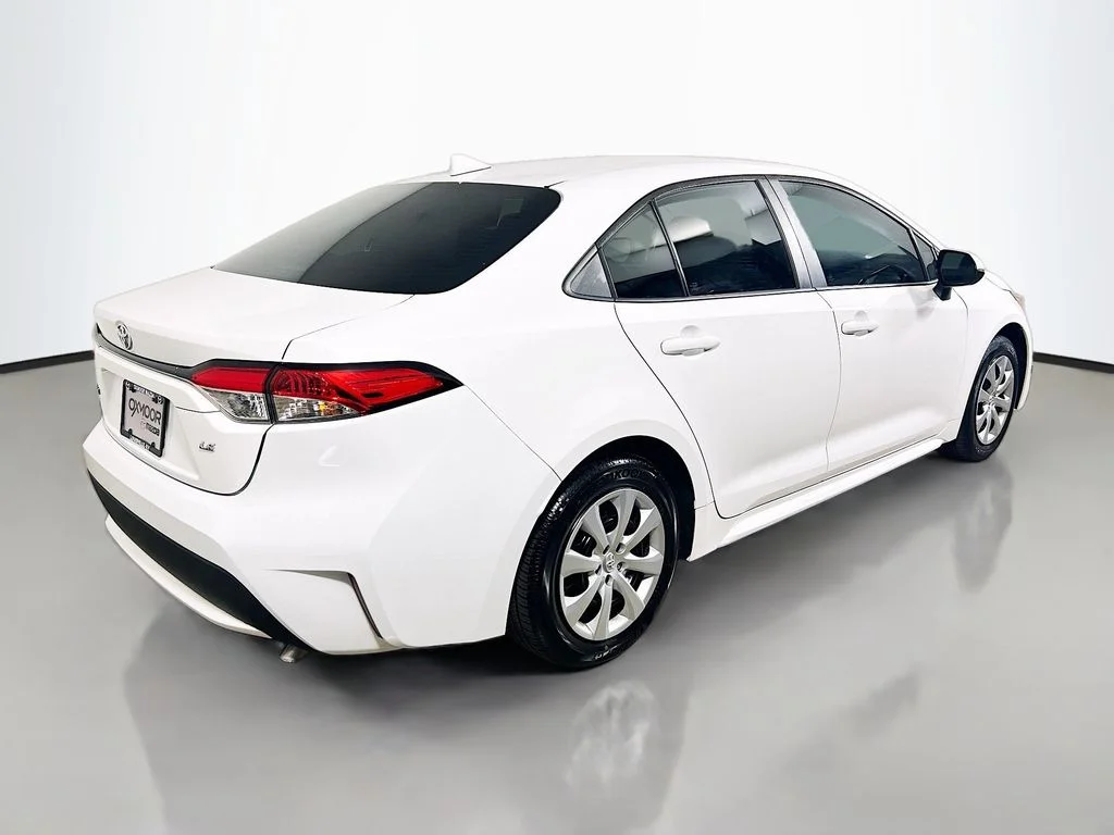 Used 2022 White Toyota LE image 7