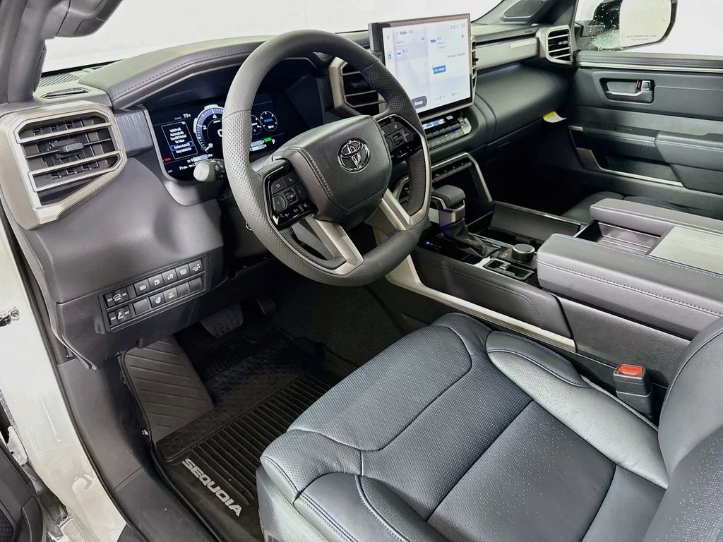New 2026 Wind Chill Pearl Toyota Platinum image 9