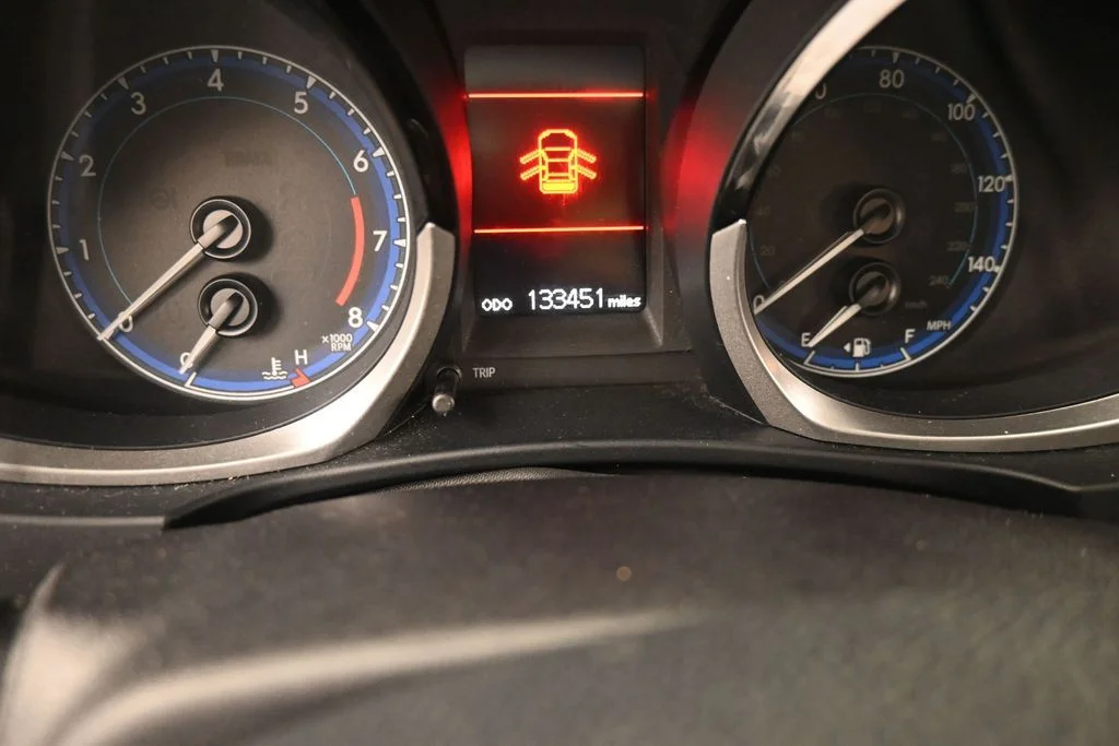 Used 2016  Toyota S Plus image 19