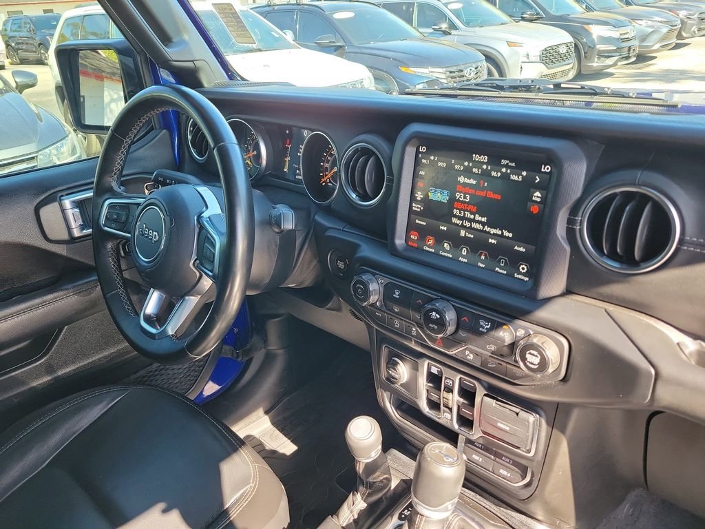 Used 2020 Blue Jeep Unlimited Sahara image 8