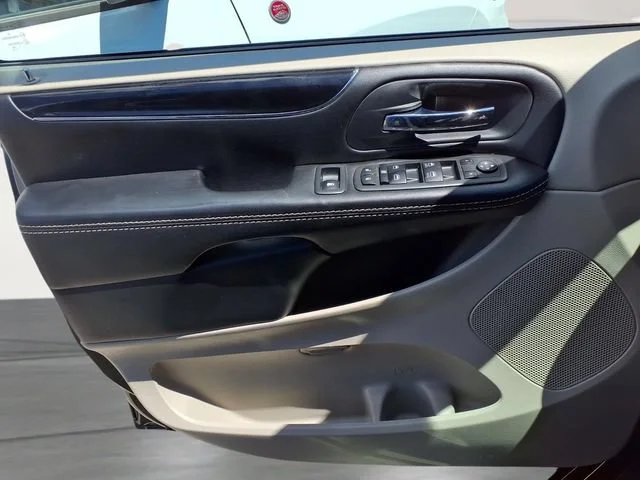 Used 2020 Gray Dodge SXT image 15